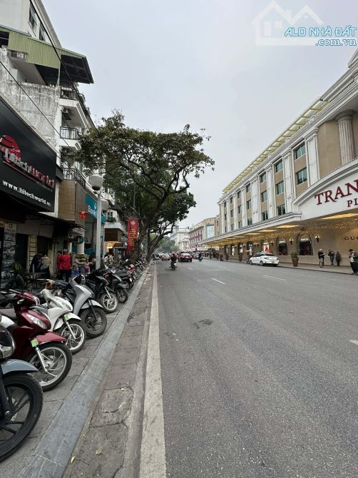 DI SẢN ĐỘC BẢN HỒ GƯƠM - MẶT PHỐ HÀNG BÀI. CÁCH HỒ 3 BƯỚC CHÂN. DIỆN TÍCH 200M2, NGANG 6M