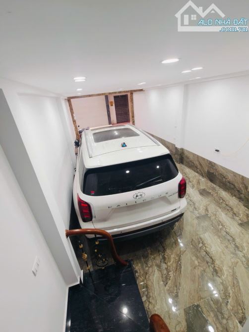 6 tầng thang máy mới Ngõ 299 Hoàng Mai oto tránh đỗ bàn cờ 50m2 full nội thất. Giá 19.9 tỷ