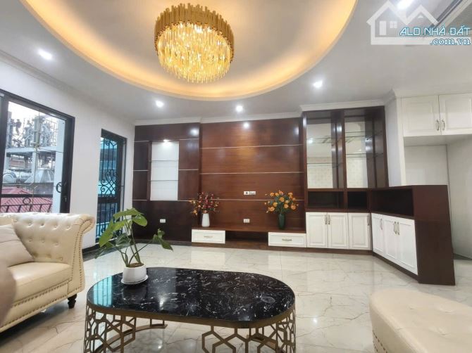 TRUNG KÍNH - 70/80M2 - 7 TẦNG THANG MÁY - MT 5,1M - VỈA HÈ - NGÕ THÔNG Ô TÔ TRÁNH