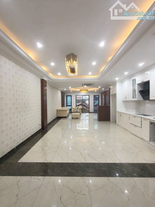 TRUNG KÍNH - 70/80M2 - 7 TẦNG THANG MÁY - MT 5,1M - VỈA HÈ - NGÕ THÔNG Ô TÔ TRÁNH