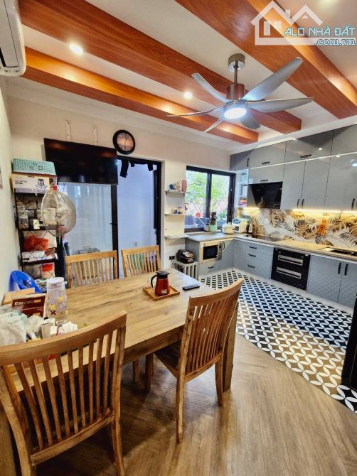 Mặt phố Quan Nhân, Thanh Xuân 5 tầng thang máy 85M MT 5m Sổ đẹp 2 THOÁNG 22 tỷ