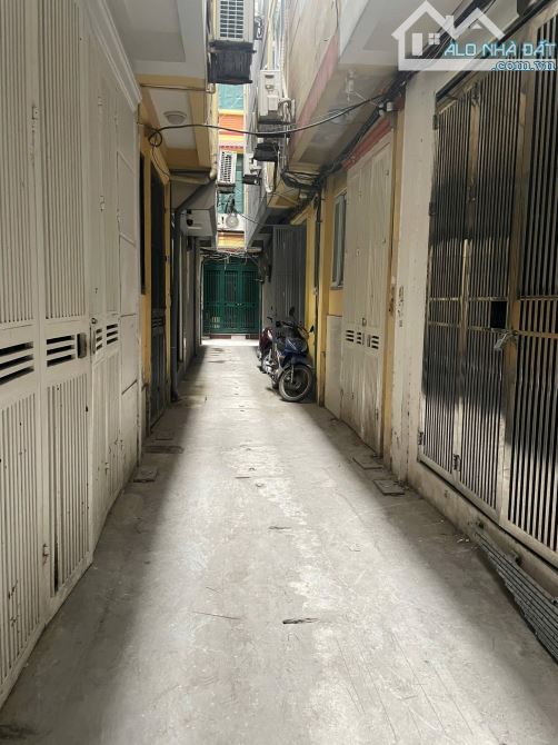 Bán nhà Bùi Xương Trạch-Gần Vành Đai 2.5, Trường C1,2,3 Khương Đình-30m*4tầng-6,4tỷ (TL)