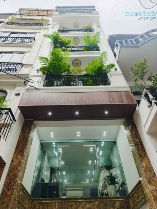 6 tầng thang máy mới Ngõ 299 Hoàng Mai oto tránh đỗ bàn cờ 50m2 full nội thất. Giá 19.9 tỷ