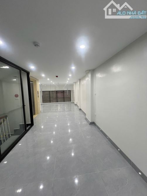 Nhà mới đẹp phân lô phố Kim Đồng, 7 tầng thang máy, 59m², MT 4.7m, giá 29.8 tỷ .