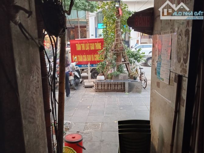 Bán nhà Mặt Phố Bà Triệu, Hoàn Kiếm, 584m2 x MT 20m, Giá 520 Tỷ - 150m ra Hồ Hoàn Kiếm