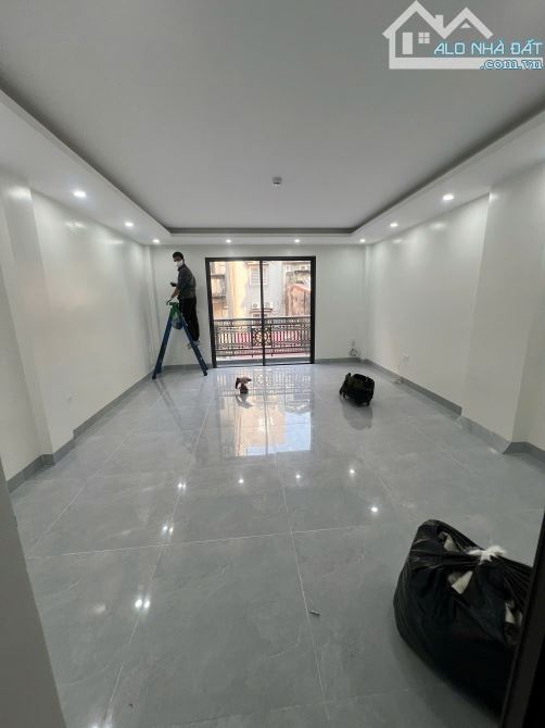 Nhà mới đẹp phân lô phố Kim Đồng, 7 tầng thang máy, 59m², MT 4.7m, giá 29.8 tỷ .