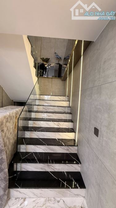 BIỆT THỰ TRÊN KHÔNG. PENTHOUSE - DUPLEX UDIC WESTLAKE TÂY HỒ. DIỆN TÍCH 296M2. GIÁ 31 TỶ