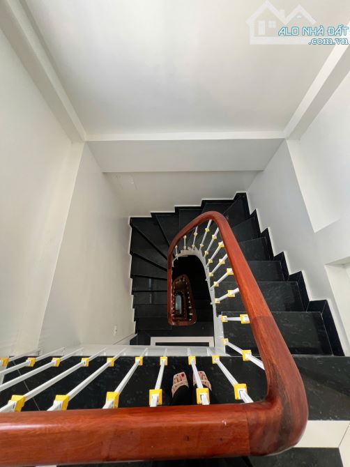 Nhà mới đẹp phân lô phố Kim Đồng, 7 tầng thang máy, 59m², MT 4.7m, giá 29.8 tỷ .