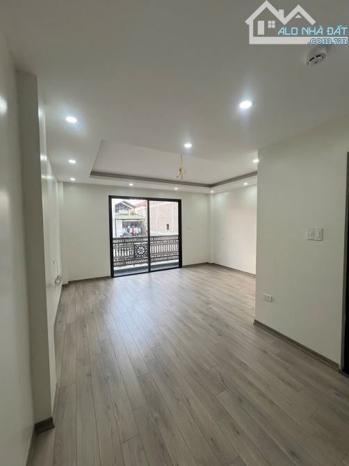 Nhà mới đẹp phân lô phố Kim Đồng, 7 tầng thang máy, 59m², MT 4.7m, giá 29.8 tỷ .