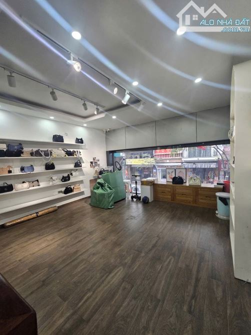 Mặt phố Thụy Khuê, 2 mặt phố, Kinh doanh sầm uất, DT 45m2, MT 4.5m, 6 tầng, Giá 16.9 tỷ