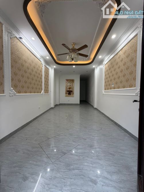 Cực rẻ - cực đẹp chỉ từ 7 tỷ có ngay nhà 30m2 - lô góc - ngõ ô tô - Thang máy