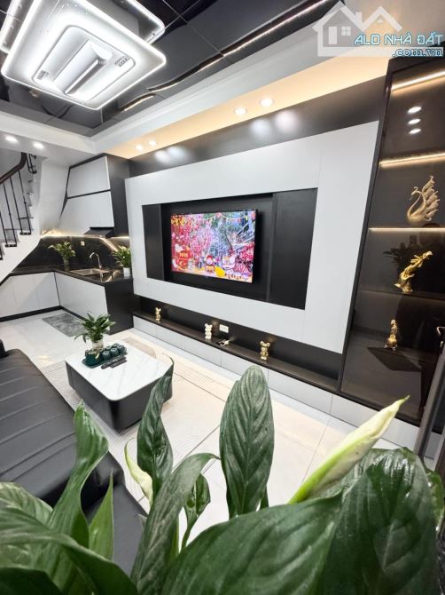 "HIẾM QUÁ" CHỈ 5.57 TỶ CÓ NHÀ PHỐ BẠCH ĐẰNG-HAI BÀ TRƯNG 26Mx5T, FUILL NỘI THẤT,NGÕ NÔNG