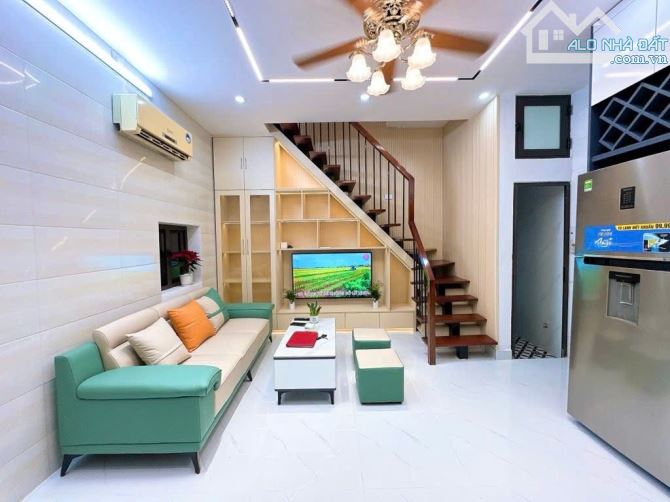 Nhà 30m Bạch Mai, lô góc sáng thoáng– Cách 300m 3 Đại học lớn – Khai thác cho thuê cực tốt