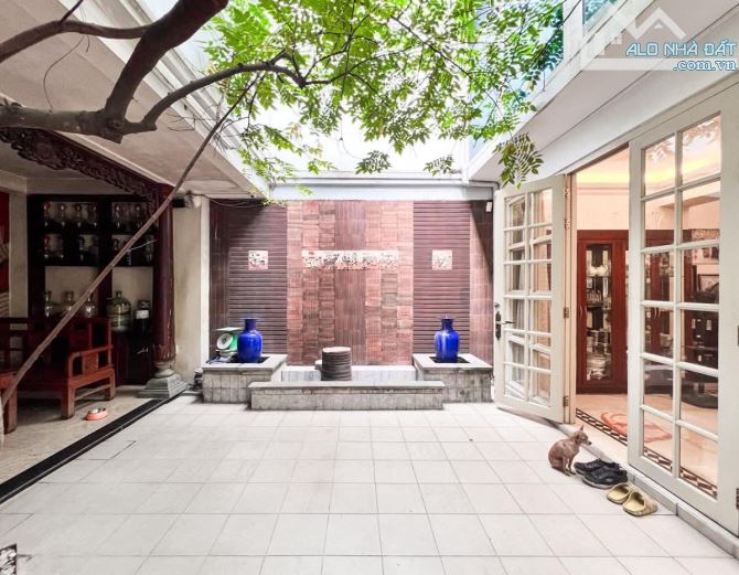 Siêu biệt thự phố Nguyễn Gia Thiều, Hoàn Kiếm, 1 sổ 1 chủ, DT 255m2, MT 8.3m, Giá 255 tỷ