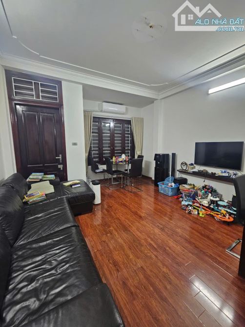 Mặt phố Thụy Khuê, 2 mặt phố, Kinh doanh sầm uất, DT 45m2, MT 4.5m, 6 tầng, Giá 16.9 tỷ