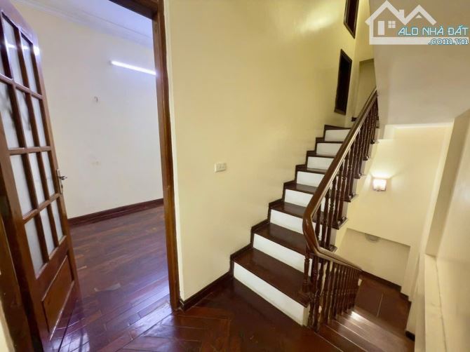 HẠ 1,5 TỶ, 23,5 TỶ , 65m2 ,XUÂN THUỶ, TRƯỜNG ĐH NGOẠI NGỮ, KD/CTY GẦN MẶT PHỐ