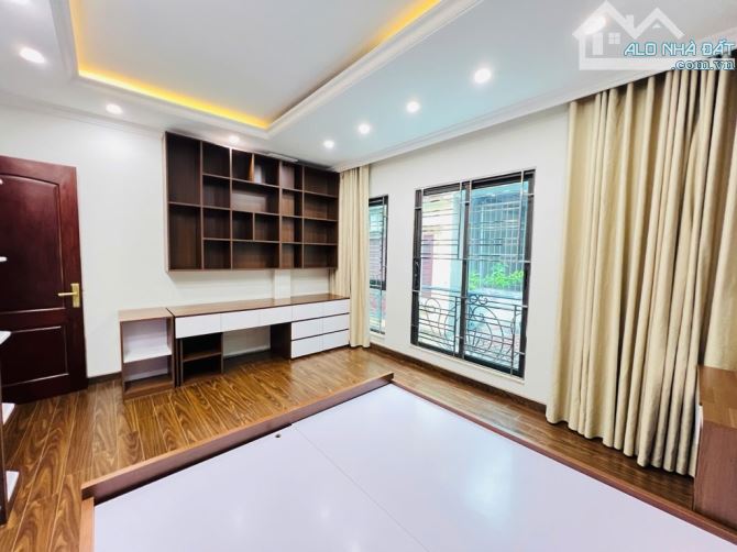 Bán nhà Trần Quang Diệu, Hoàng Cầu