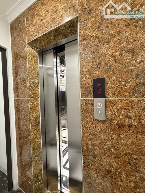 Cực rẻ - cực đẹp chỉ từ 7 tỷ có ngay nhà 30m2 - lô góc - ngõ ô tô - Thang máy