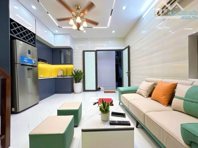 Nhà 30m Bạch Mai, lô góc sáng thoáng– Cách 300m 3 Đại học lớn – Khai thác cho thuê cực tốt