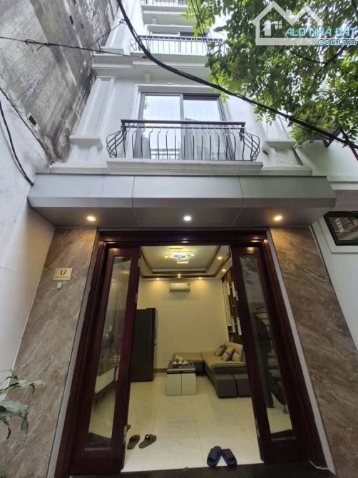 Nhà Lô Góc 3 Mặt Thoáng 40m2 5 Tầng -Ngõ 3 Gác Tránh SH Thẳng Tắp 25m ra Phố Giá 9,3 Tỷ