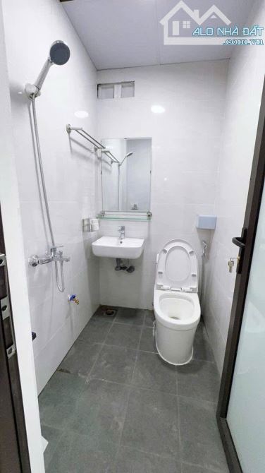 BÁN CĂN HỘ DỊCH VỤ MỚI TINH - GIẢI PHÓNG - HMAI - 7T 75M - 15P KK - FULL NỘI THẤT - 16,8TỶ