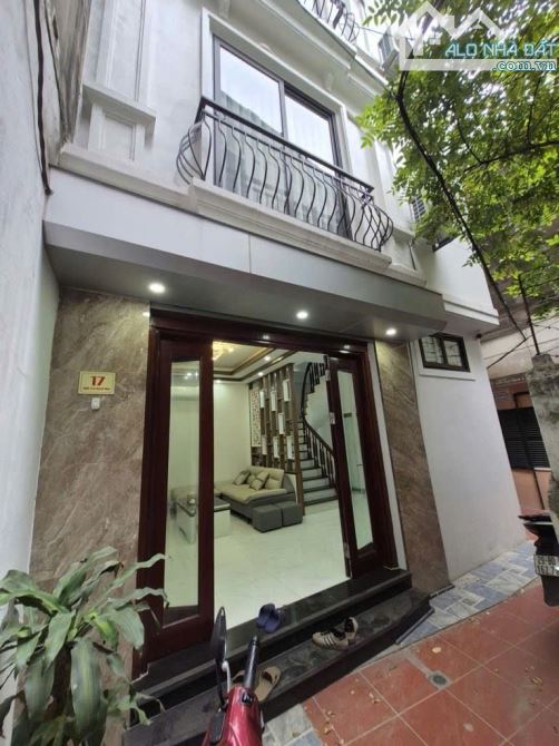 Nhà Lô Góc 3 Mặt Thoáng 40m2 5 Tầng -Ngõ 3 Gác Tránh SH Thẳng Tắp 25m ra Phố Giá 9,3 Tỷ