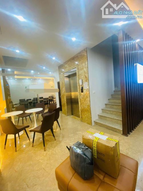 Bán nhà riêng phố Nguỵ Như Kon Tum! Thang máy, ô tô tránh, vỉa hè, kinh doanh. 70m*6T