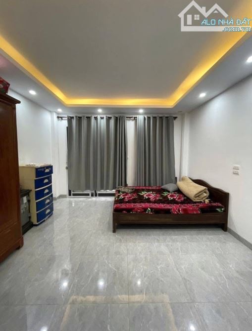 Kế Lò Đúc- sẵn 5 phòng,hai thoáng,khu dân trí tốt-53m-10 tỷ 902