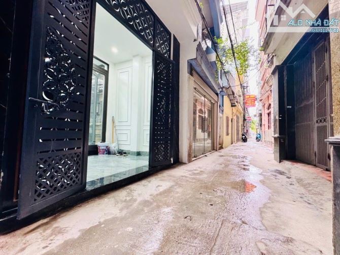 SIÊU PHẨM Cầu Giấy-Ngõ thông-Thang máy nhập khẩu-Cho thuê kinh doanh cực đỉnh-16 tỷ CHỐT