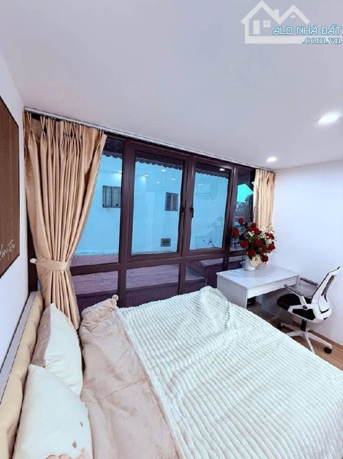 Siêu phẩm Duplex Kim Liên - Đống Đa - DTSD 90m - 3 ngủ - lô góc cực thoáng sáng