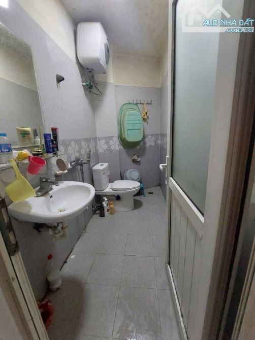 BÁN NHÀ PHỐ TRẦN KHÁT CHÂN , 30 M2, 5 TẦNG ,MT 3.5 M. GIÁ 6.86 TỶ. NGÕ NÔNG, GẦN Ô TÔ