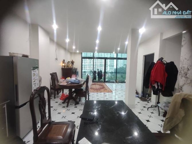 HOT - Minh Khai, Hai Bà Trưng - Hai thoáng - Thang máy - Dòng tiền - 78m2 - chào 15 tỷ