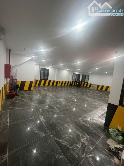 Bán Nhà Dòng Tiền Tây Sơn 7 Tầng 24 Phòng Khép Kín ( Cách Phố 50M )