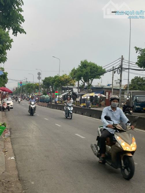 Bán nhà mặt tiền 10x45m giá 32 tỷ Đường Nguyễn Thị Sóc - 2