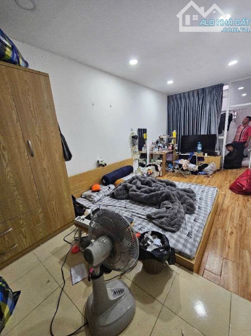 BÁN NHÀ PHỐ TRƯƠNG ĐỊNH , 27 M2, 3 TẦNG ,MT 7.8 M. GIÁ 5.6 TỶ. NGÕ NÔNG, GẦN PHỐ