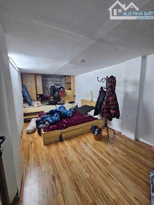 BÁN NHÀ PHỐ TRƯƠNG ĐỊNH , 27 M2, 3 TẦNG ,MT 7.8 M. GIÁ 5.6 TỶ. NGÕ NÔNG, GẦN PHỐ