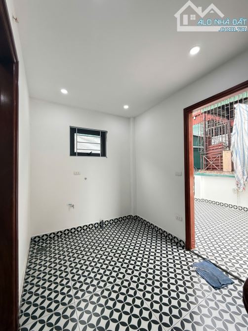 Võ Thị Sáu - HBT, chỉ 11,5tỷ/50m2 ,10m ra ôtô , 40m ra phố, 6ngủ, giá tốt nhất thị trường