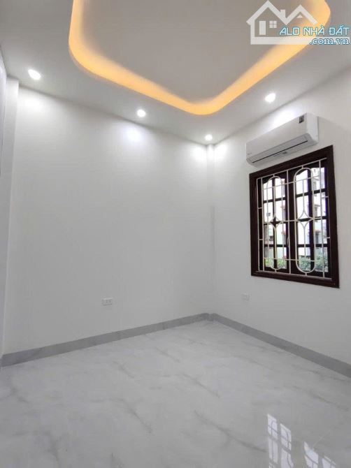 CC BÁN NHÀ BÙI XƯƠNG TRẠCH THANH XUÂN 32M 5 TẦNG . 1 NHÀ RA Ô TÔ TRÁNH 8,85 TỶ THƯƠNG LƯỢN