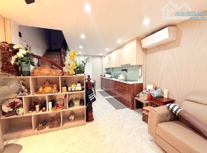 Gần Nguyễn Đức Cảnh-Full nội thất,15m oto tránh-43m2-Hơn 8 tỷ