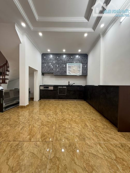 Võ Thị Sáu - HBT, chỉ 11,5tỷ/50m2 ,10m ra ôtô , 40m ra phố, 6ngủ, giá tốt nhất thị trường