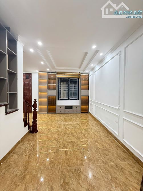 Võ Thị Sáu - HBT, chỉ 11,5tỷ/50m2 ,10m ra ôtô , 40m ra phố, 6ngủ, giá tốt nhất thị trường