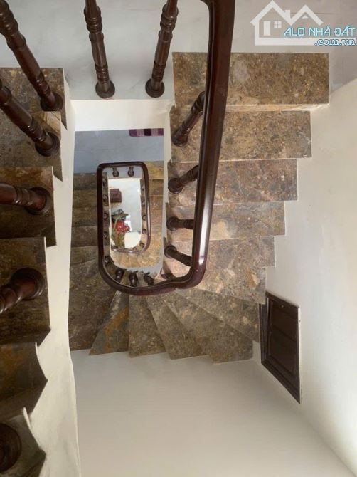 CC BÁN NHÀ BÙI XƯƠNG TRẠCH THANH XUÂN 32M 5 TẦNG . 1 NHÀ RA Ô TÔ TRÁNH 8,85 TỶ THƯƠNG LƯỢN