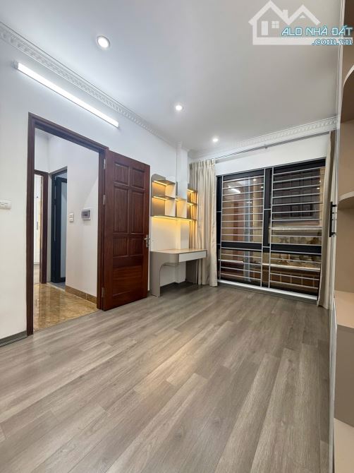 Võ Thị Sáu - HBT, chỉ 11,5tỷ/50m2 ,10m ra ôtô , 40m ra phố, 6ngủ, giá tốt nhất thị trường