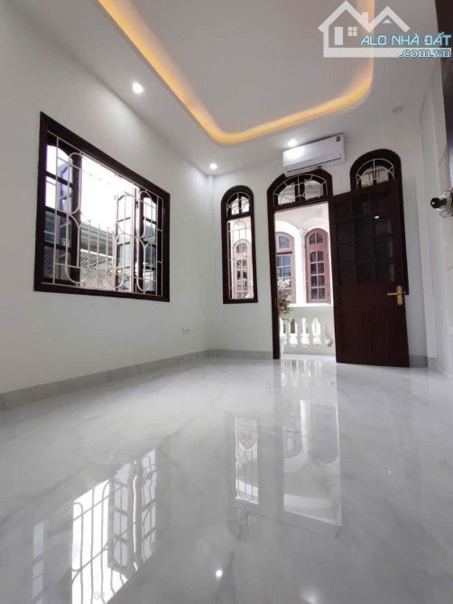 CC BÁN NHÀ BÙI XƯƠNG TRẠCH THANH XUÂN 32M 5 TẦNG . 1 NHÀ RA Ô TÔ TRÁNH 8,85 TỶ THƯƠNG LƯỢN