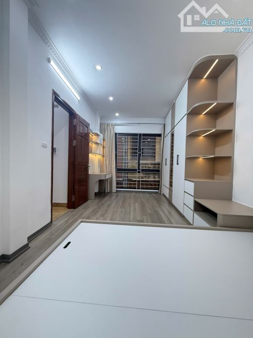 Võ Thị Sáu - HBT, chỉ 11,5tỷ/50m2 ,10m ra ôtô , 40m ra phố, 6ngủ, giá tốt nhất thị trường