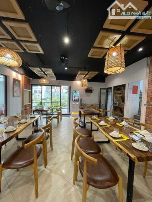 MẶT PHỐ VIP TRẦN KIM XUYẾN – DIỆN TÍCH 152M2 - MẶT TIỀN 8.8M – 2 THOÁNG - 5TẦNG - 116.5 TỶ