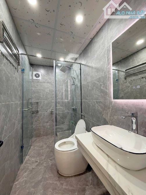 Bán nhà phố Thái Thịnh – Ngã Tư Sở- rộng thông thoáng - nhà đẹp 6 tầng - thang máy - 11 tỷ