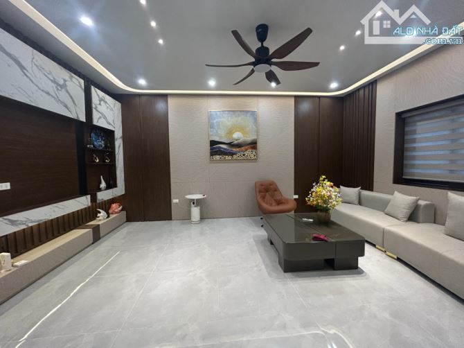 HOA HẬU PHỐ GIẢI PHÓNG 75Mx5T-LÔ GÓC-THANG MÁY-KD VĂN PHÒNG-Ô TÔ VÀO NHÀ-GIÁ 19.8 TỶ