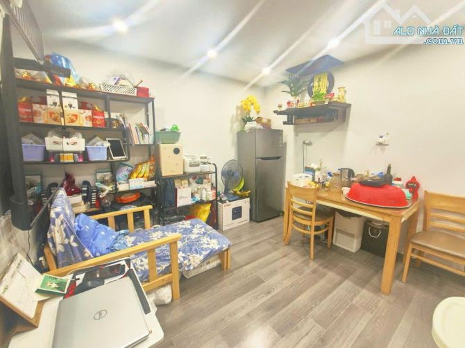 Giá rẻ! phải thật nhanh tập thể Nghĩa Tân, Cầu Giấy, T2, ô tô, 60m2 2pn chỉ 4,18 tỷ