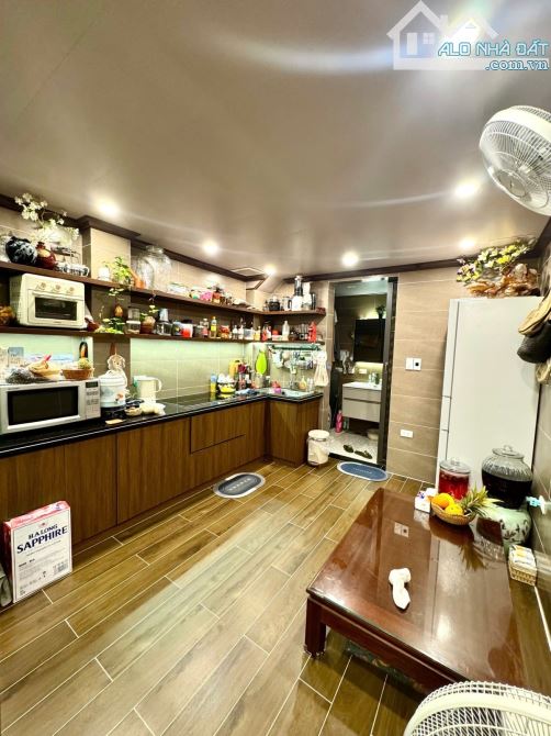 Bán nhà mặt phố Khương Thượng 105m2 oto đỗ cửa vào nhà vị trí đẹp 28 tỷ